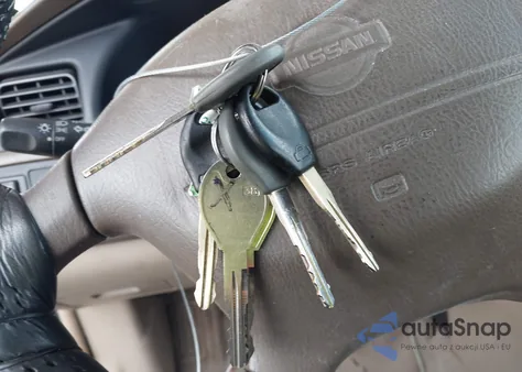 1998 Nissan Altima Gle/Gxe/Se/Xe z USA, uszkodzony, nr VIN 1N4DL01D1WC242318